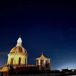 https://manzoni-suite-home.taorminaitalyhotels.com
